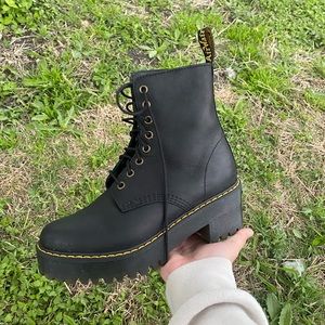 Dr.Martens style "Leona"